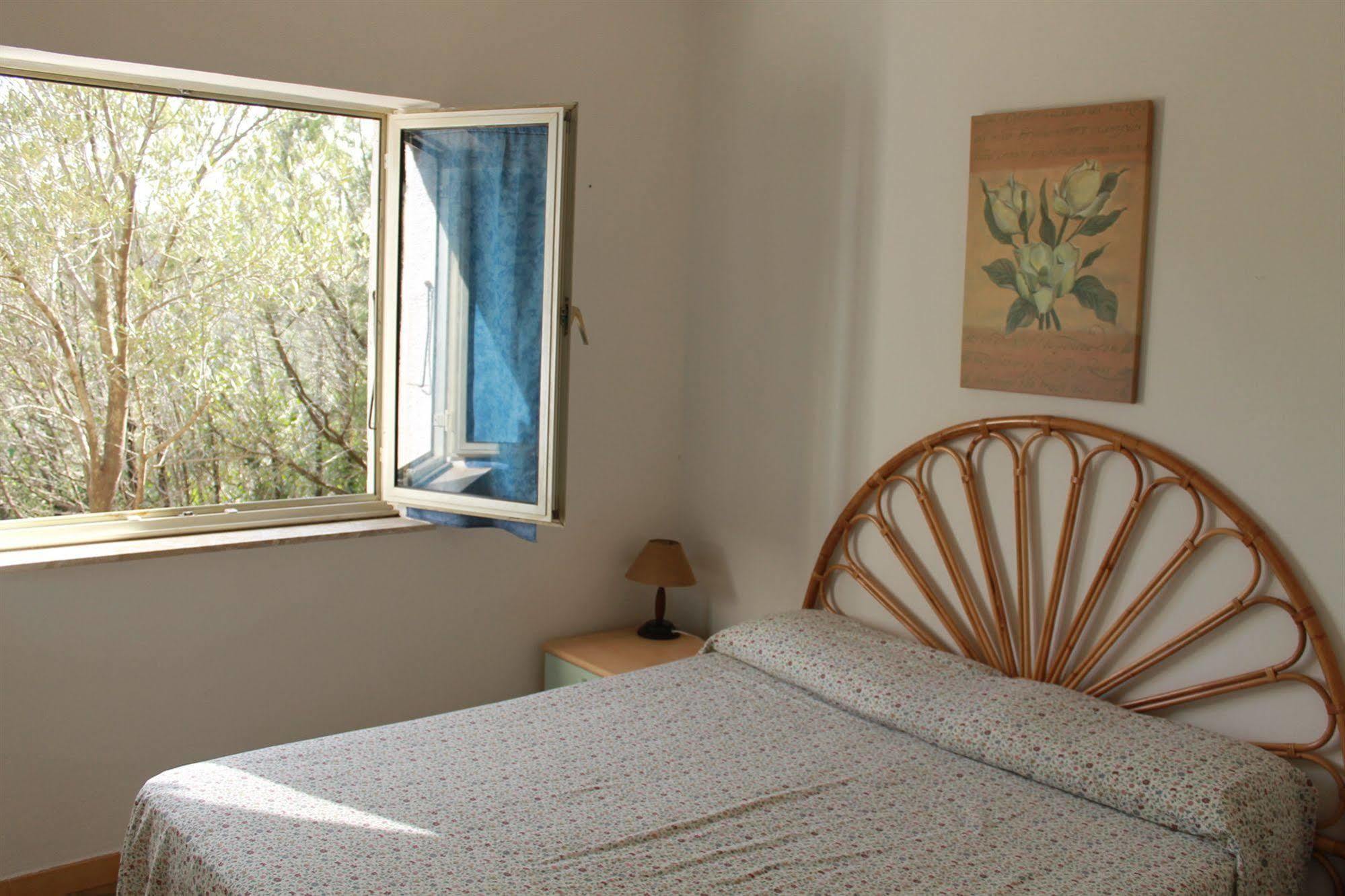 Rena Garden Apartments Санта-Тереза-Галлура Экстерьер фото